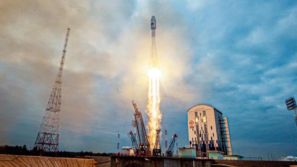 A Soyuz-2.1b rocket booster with a Fregat upper stage and the lunar landing spacecraft Luna-25 blasts off from a launchpad at the Vostochny Cosmodrome in the far eastern Amur region, Russia, August 11, 2023. Roscosmos/Vostochny Space Centre/Handout via REUTERS ATTENTION EDITORS - THIS IMAGE HAS BEEN SUPPLIED BY A THIRD PARTY. MANDATORY CREDIT.